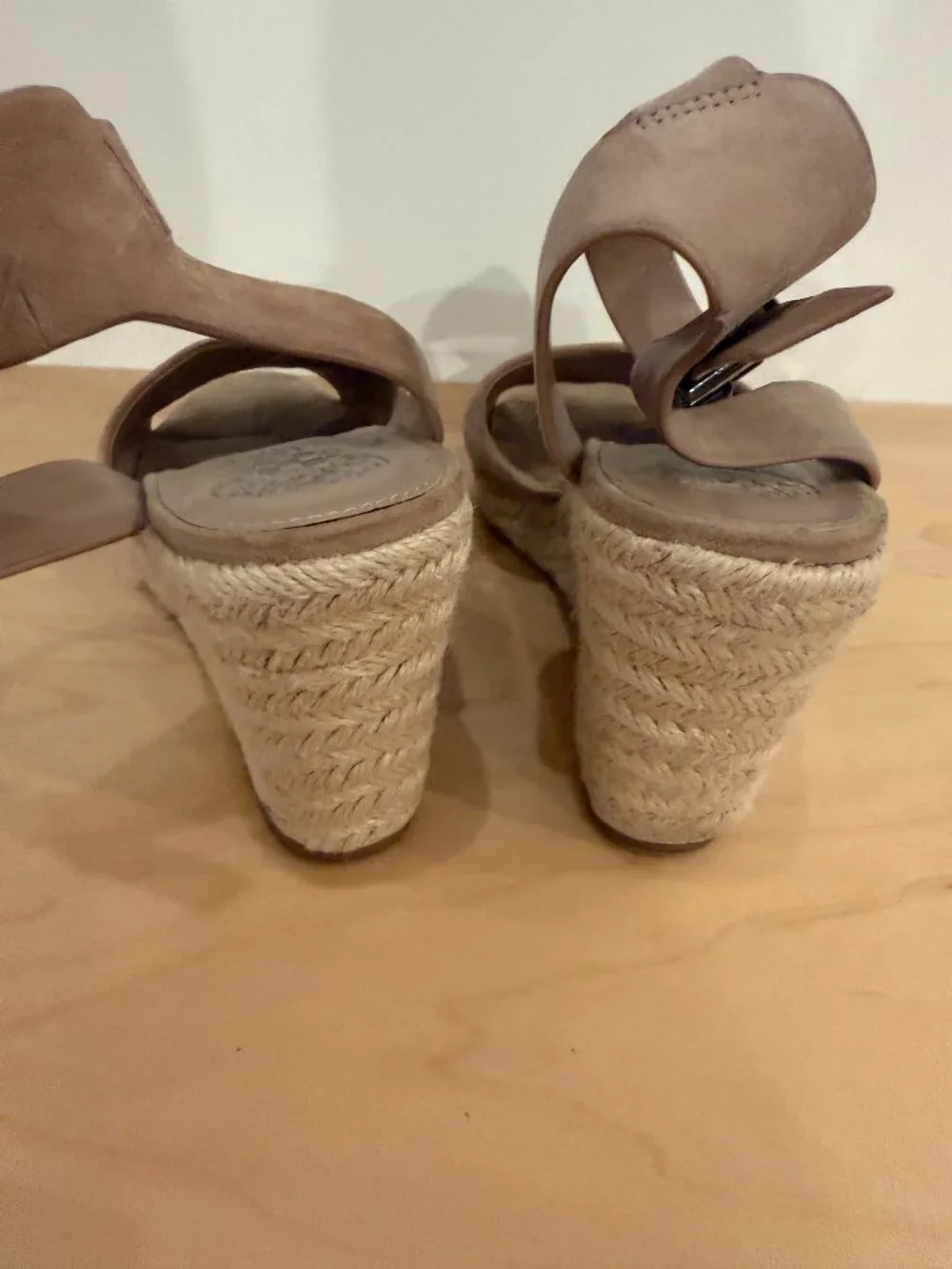 BEIGE VINCE CAMUTO ESPADRILLE WEDGES